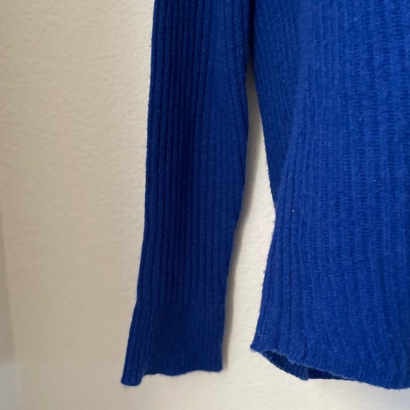 Neiman Marcus blue cashmere sweater small - Picture 4 of 10